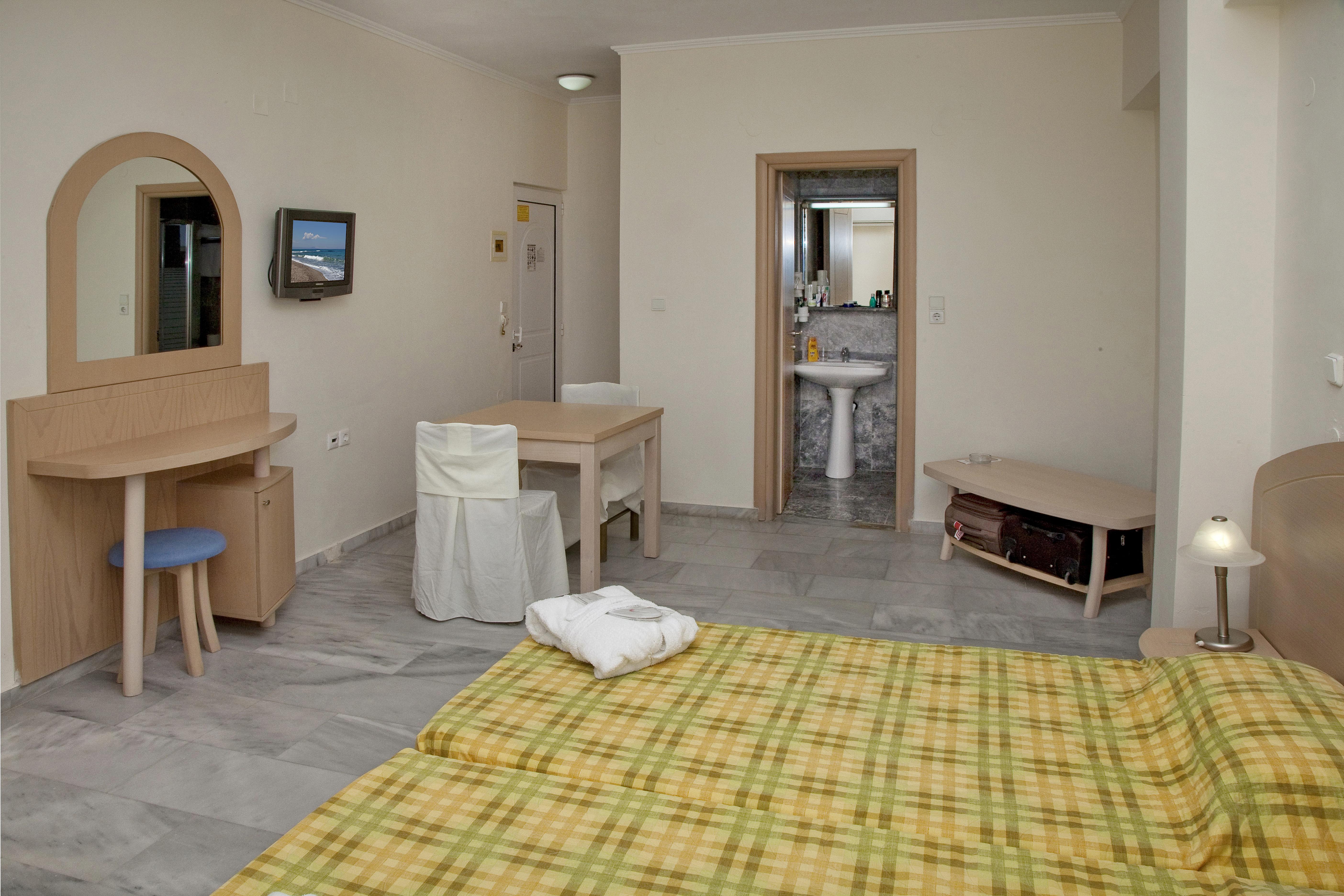 Jo An Beach Hotel Adelianos Kampos Exterior photo